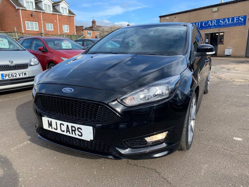 View FORD FOCUS 1.0T EcoBoost ST-Line Euro 6 (s/s) 5dr