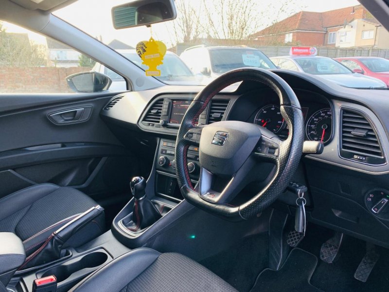 SEAT LEON