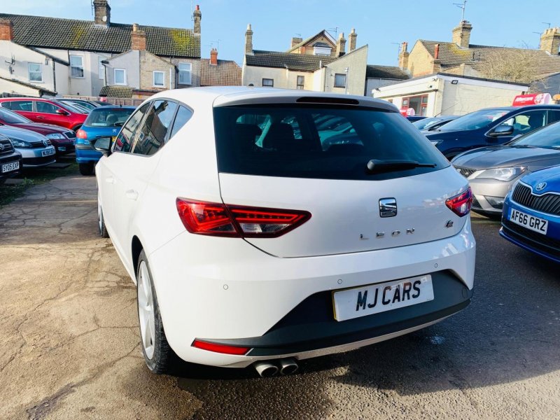 SEAT LEON
