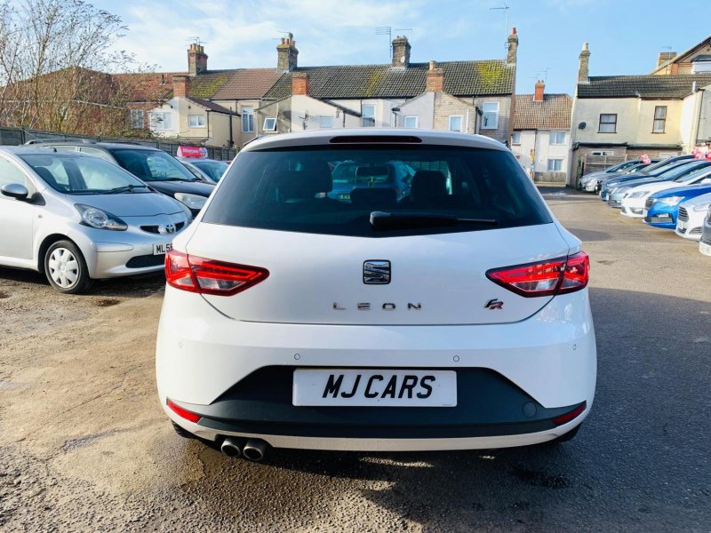 SEAT LEON