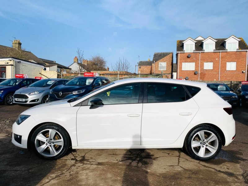 SEAT LEON
