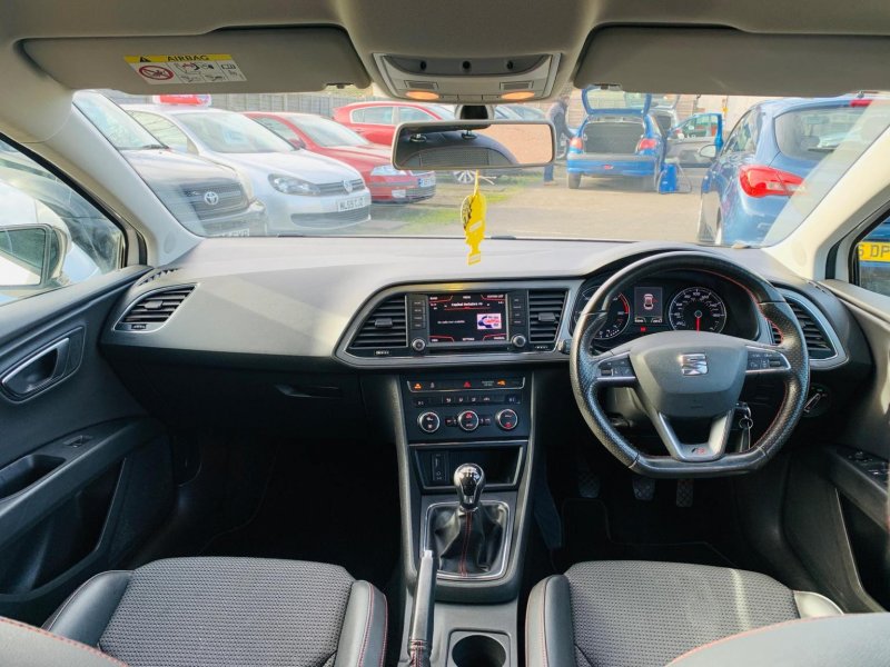 SEAT LEON