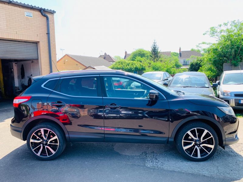 View NISSAN QASHQAI 1.5 dCi Tekna 2WD Euro 5 (s/s) 5dr