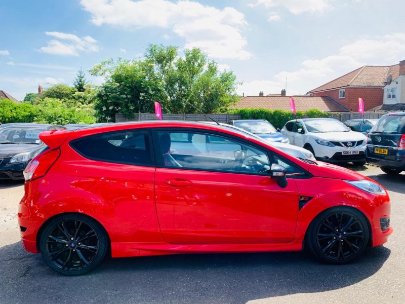 View FORD FIESTA 1.0T EcoBoost Zetec S Euro 6 (s/s) 3dr