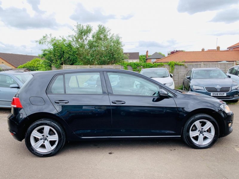 View VOLKSWAGEN GOLF 2.0 TDI BlueMotion Tech Match DSG Euro 5 (s/s) 5dr