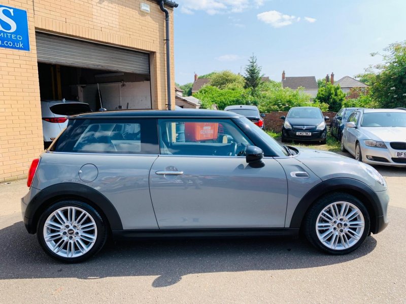 View MINI HATCH 1.5 Cooper Euro 6 (s/s) 3dr