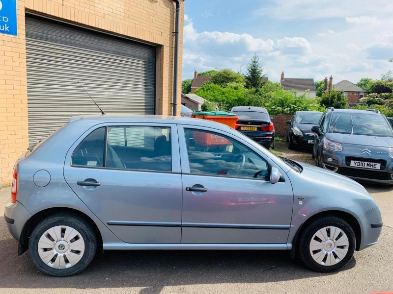 View SKODA FABIA 1.2 HTP 12V Ambiente 5dr