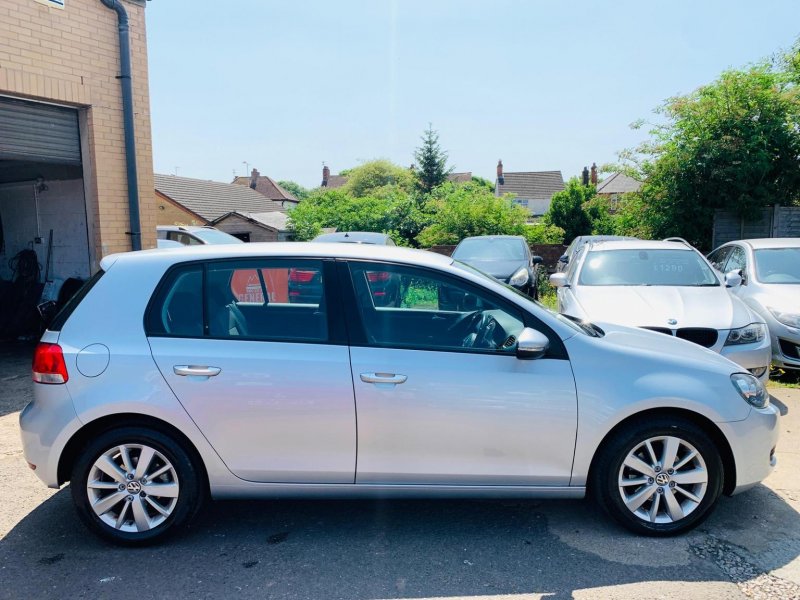 View VOLKSWAGEN GOLF 1.6 TDI Match Euro 5 5dr