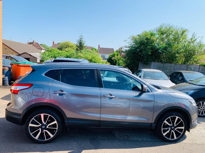 View NISSAN QASHQAI 1.5 dCi Tekna 2WD Euro 6 (s/s) 5dr