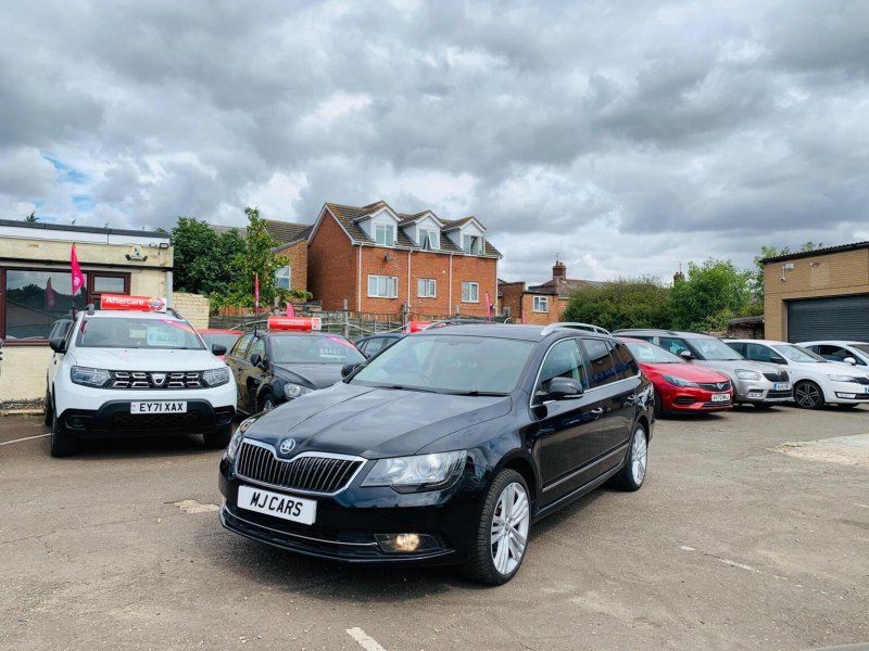View SKODA SUPERB 2.0 TDI Elegance DSG Euro 5 (s/s) 5dr