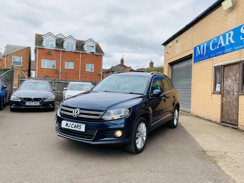 View VOLKSWAGEN TIGUAN 2.0 TDI BlueMotion Tech Match Edition DSG 4WD Euro 6 (s/s) 5dr