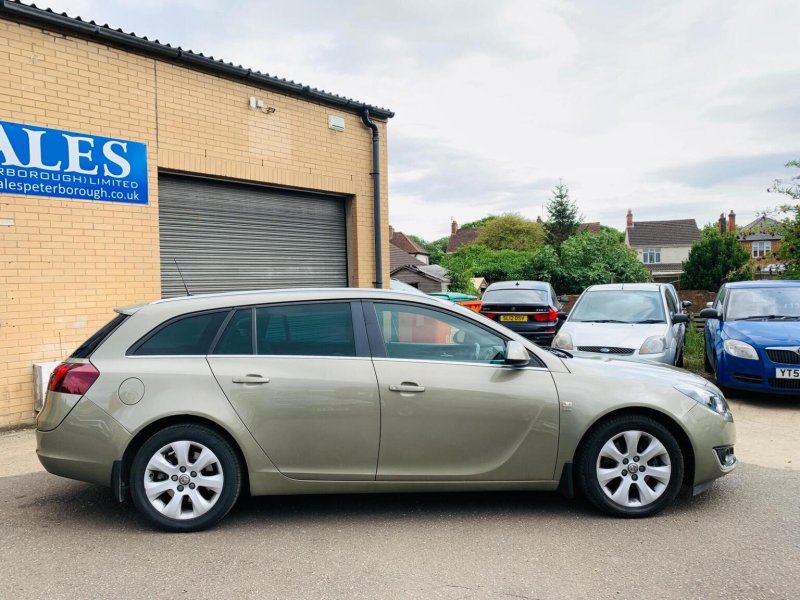 View VAUXHALL INSIGNIA 2.0 CDTi ecoFLEX SRi Sports Tourer Euro 5 (s/s) 5dr